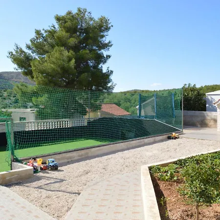 Apartamento Grebastica-1 By Interhome